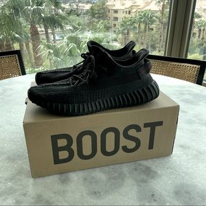 YEEZY X ADIDAS SNEAKERS